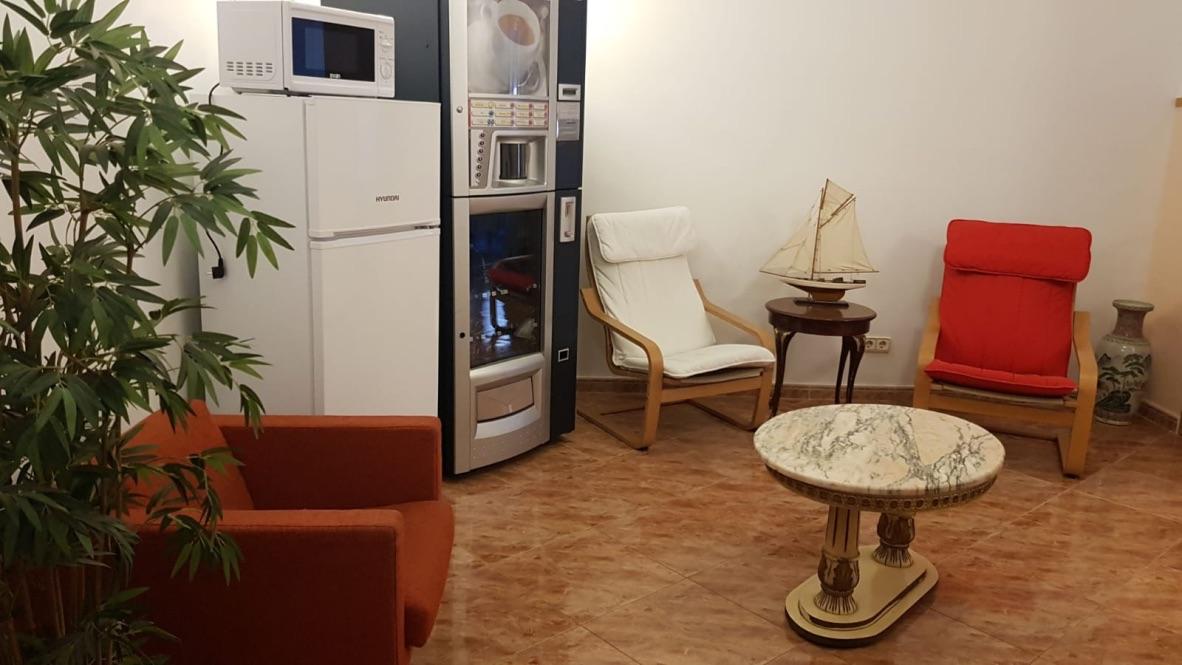 Hostal Rio De Castro Барселона Экстерьер фото