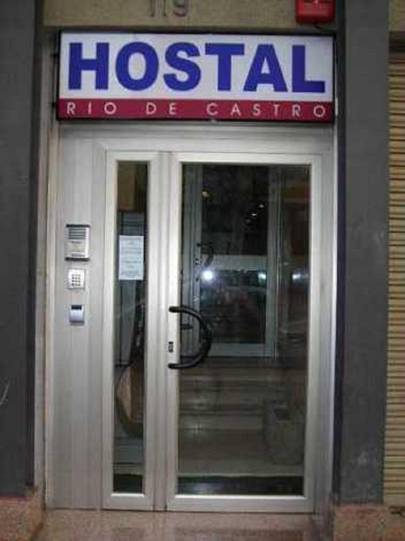 Hostal Rio De Castro Барселона Экстерьер фото