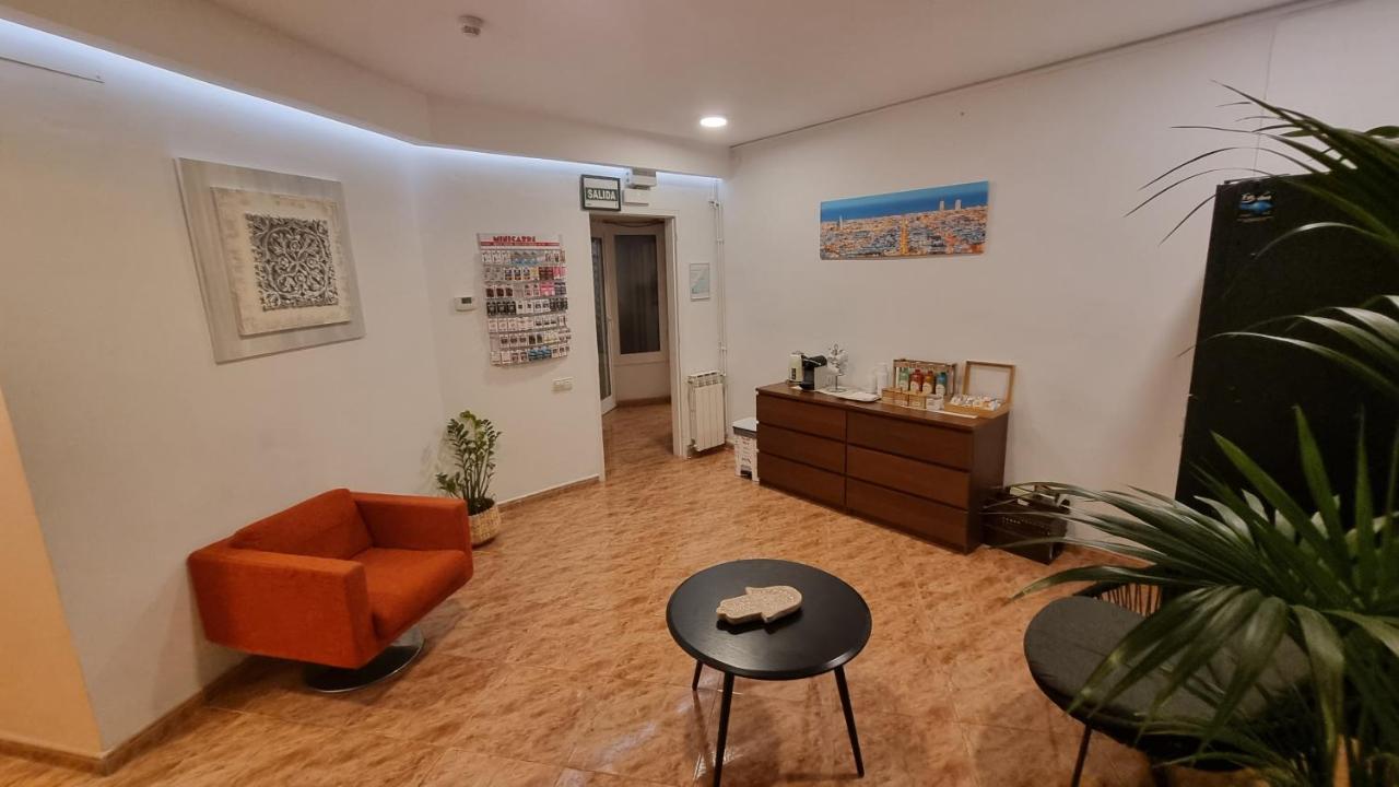 Hostal Rio De Castro Барселона Экстерьер фото
