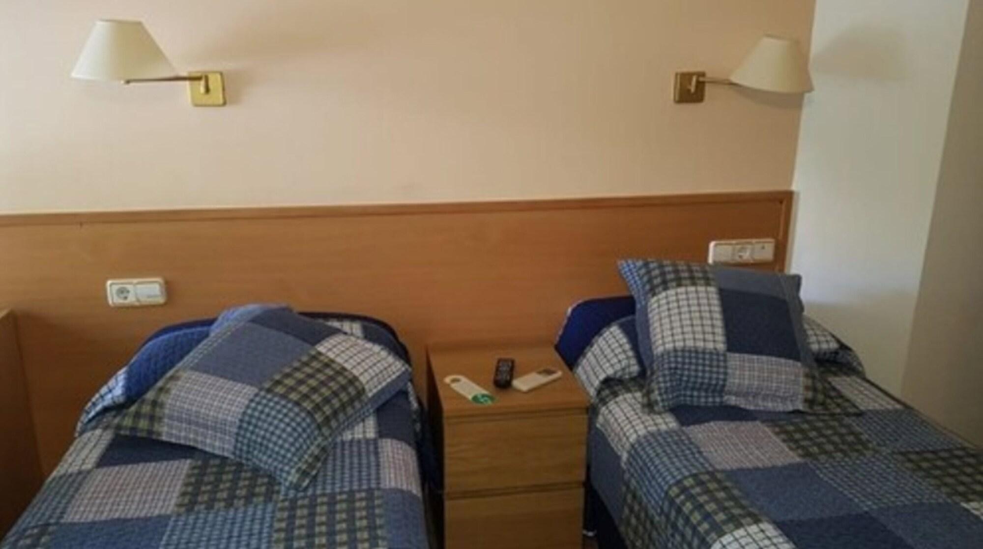 Hostal Rio De Castro Барселона Экстерьер фото