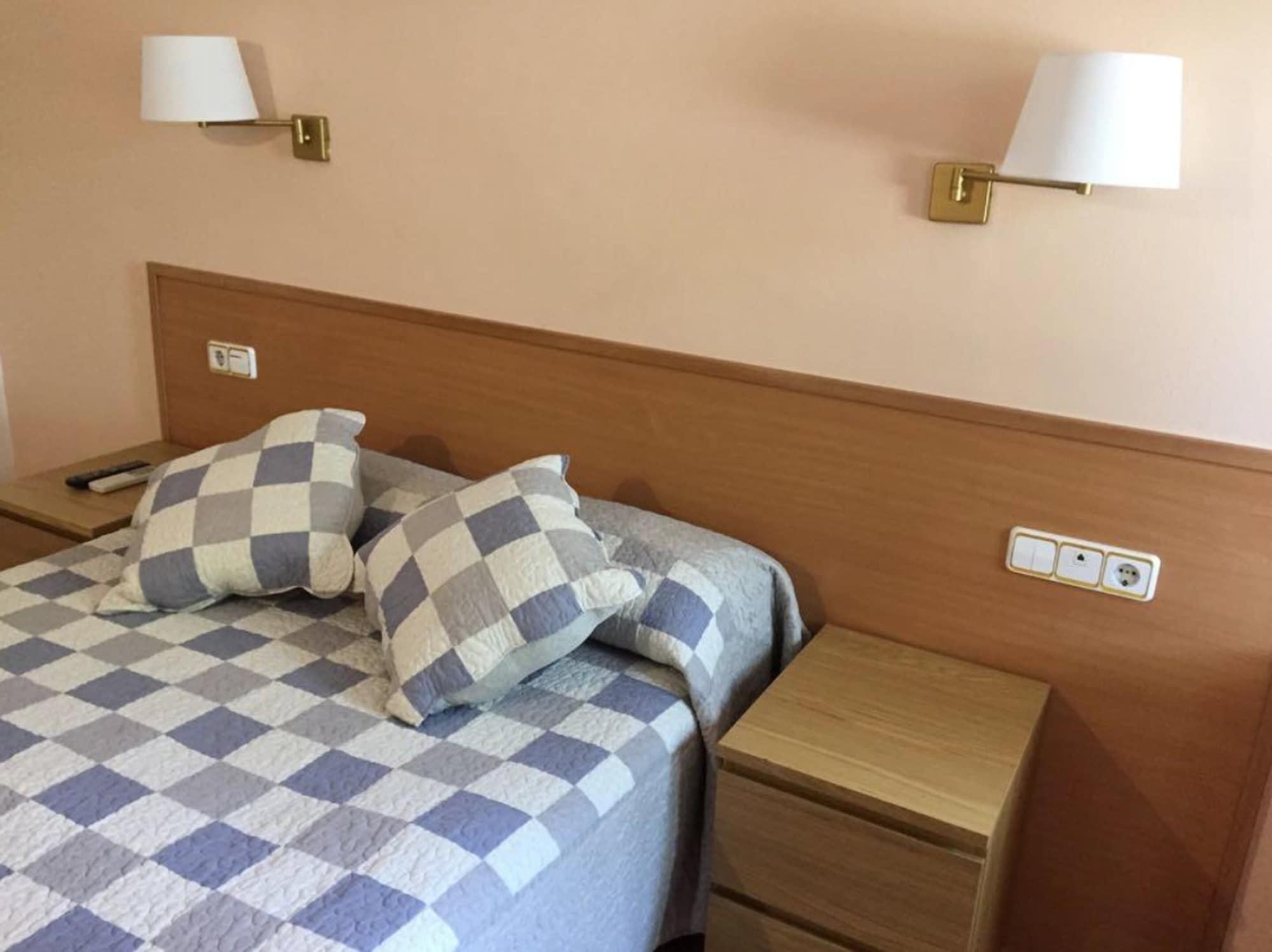 Hostal Rio De Castro Барселона Экстерьер фото