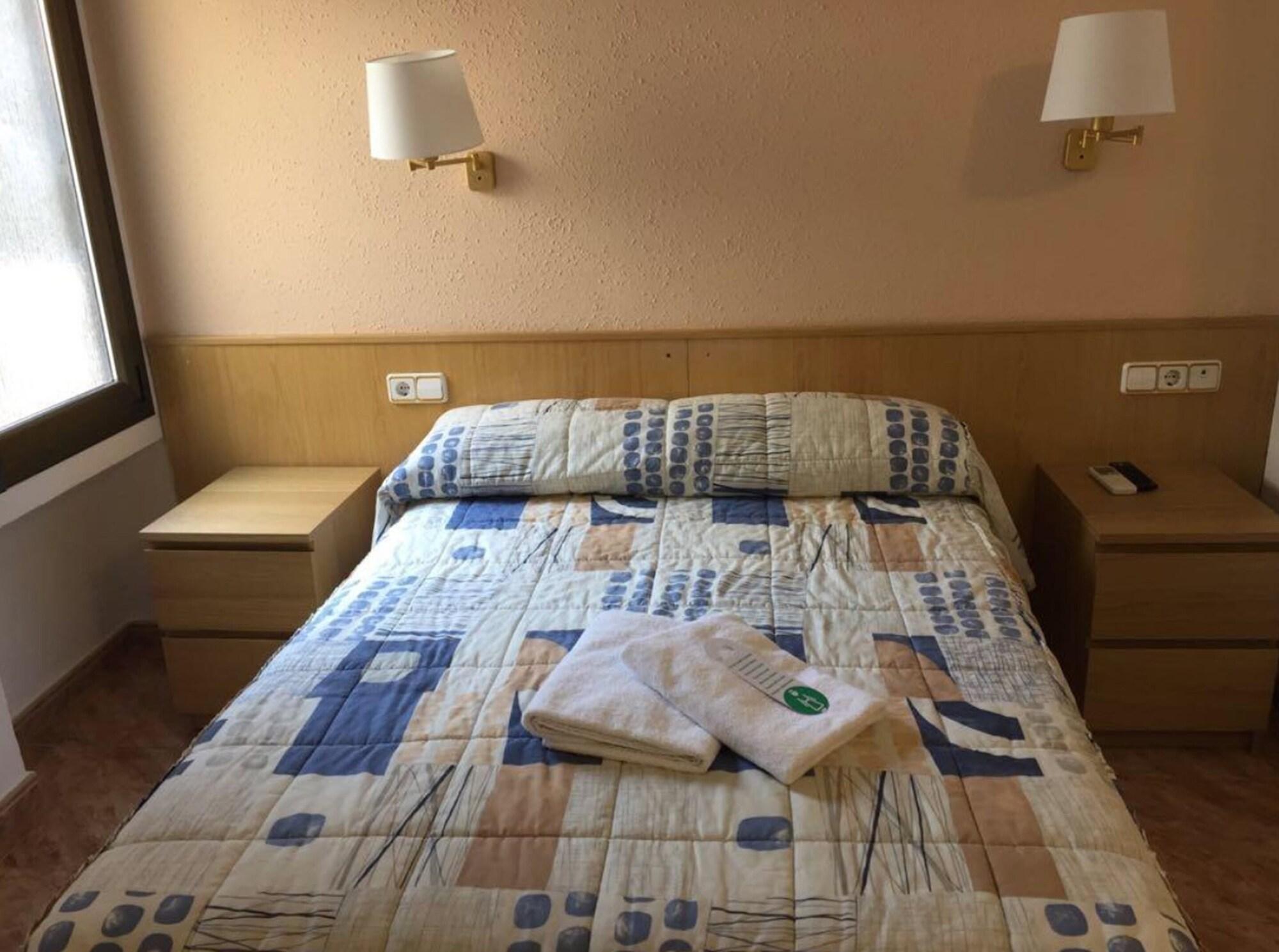 Hostal Rio De Castro Барселона Экстерьер фото