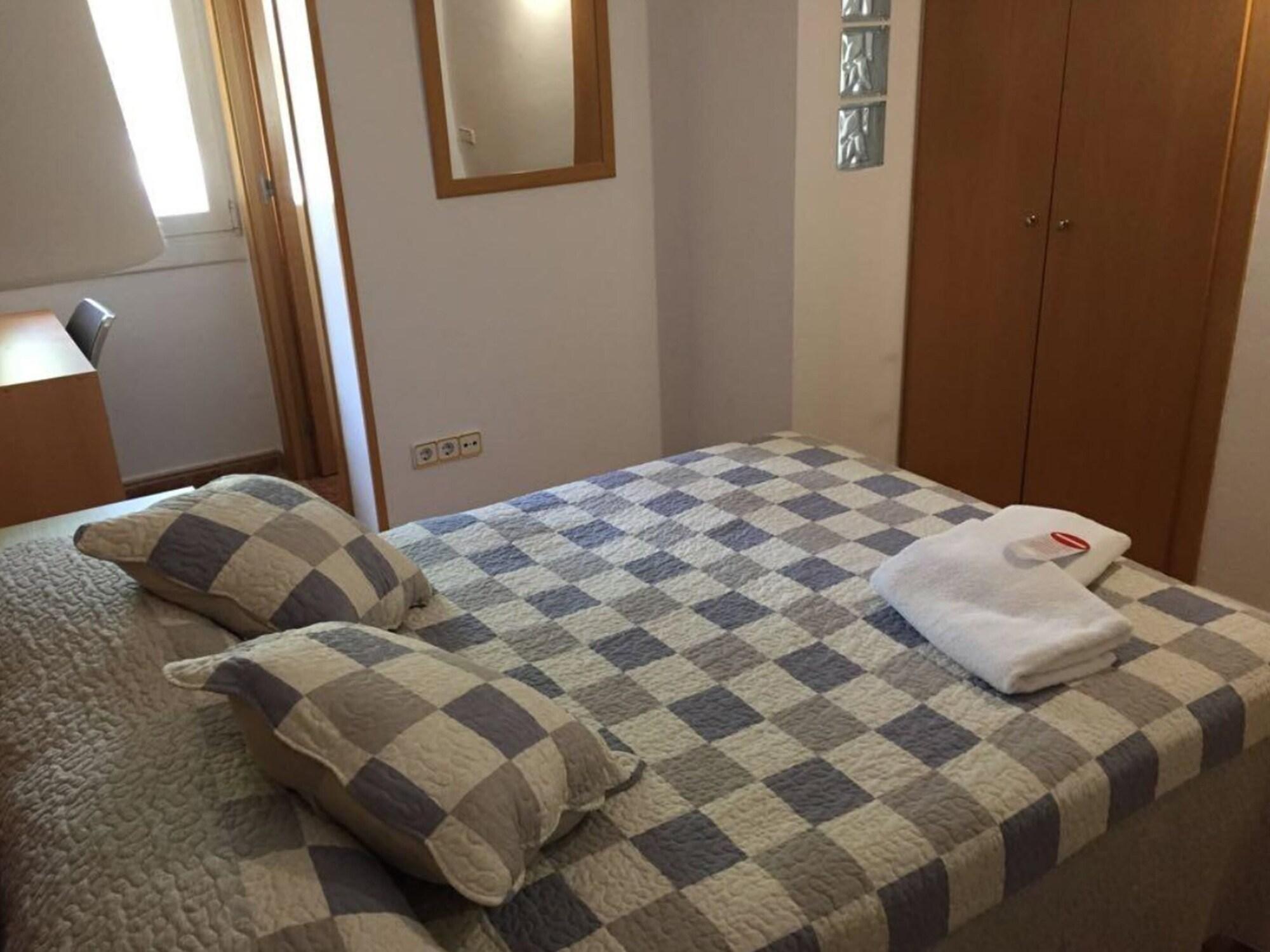 Hostal Rio De Castro Барселона Экстерьер фото
