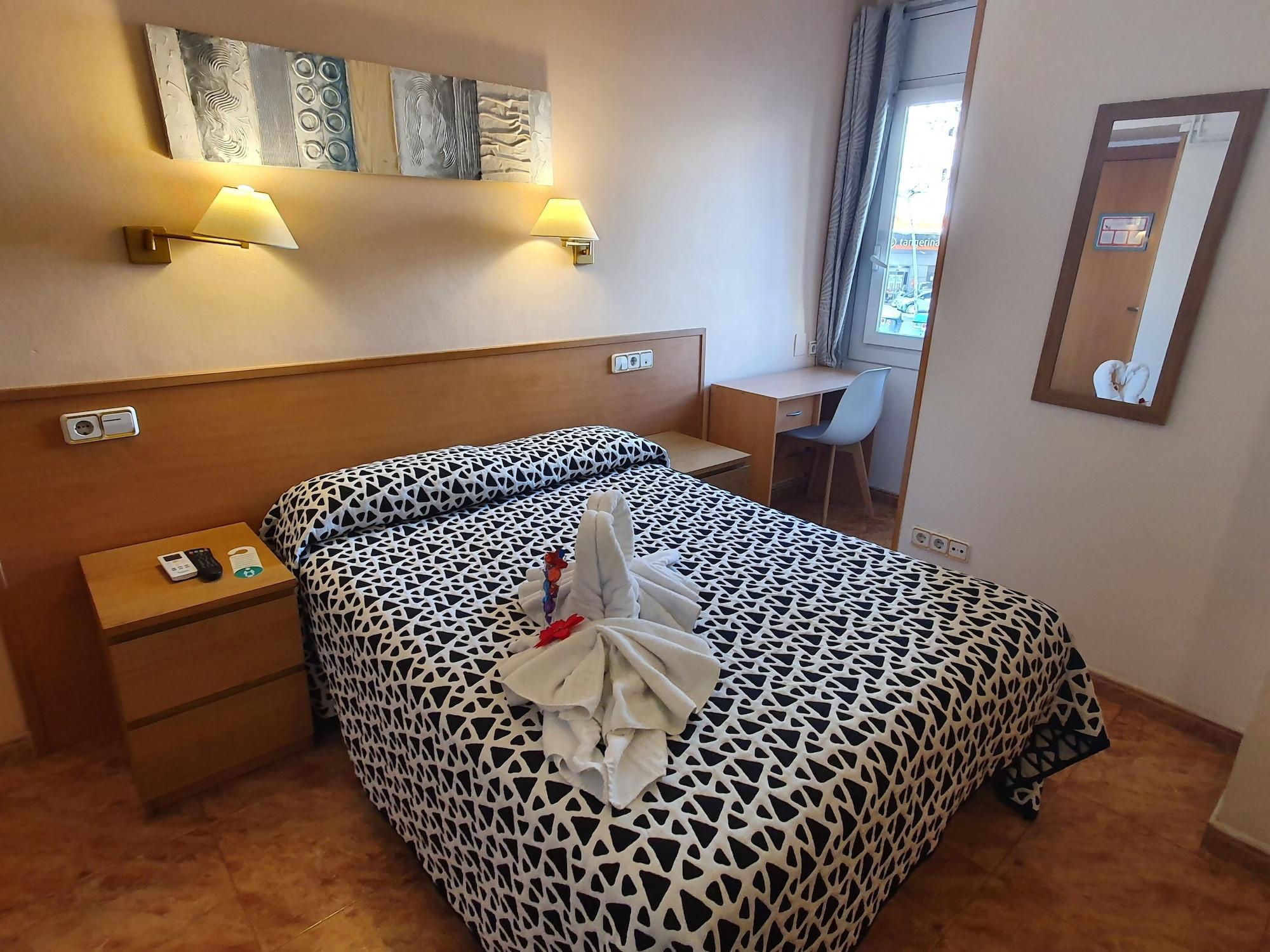 Hostal Rio De Castro Барселона Экстерьер фото