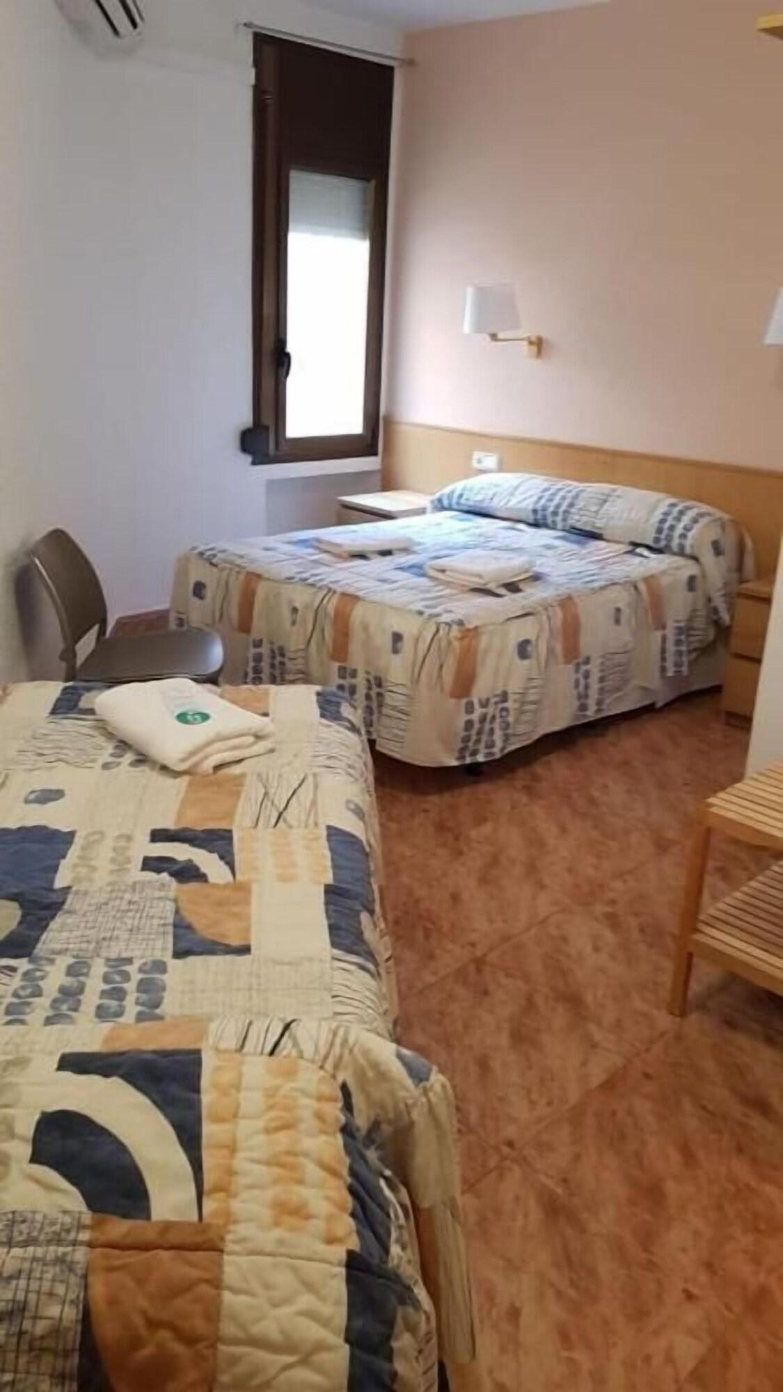 Hostal Rio De Castro Барселона Экстерьер фото