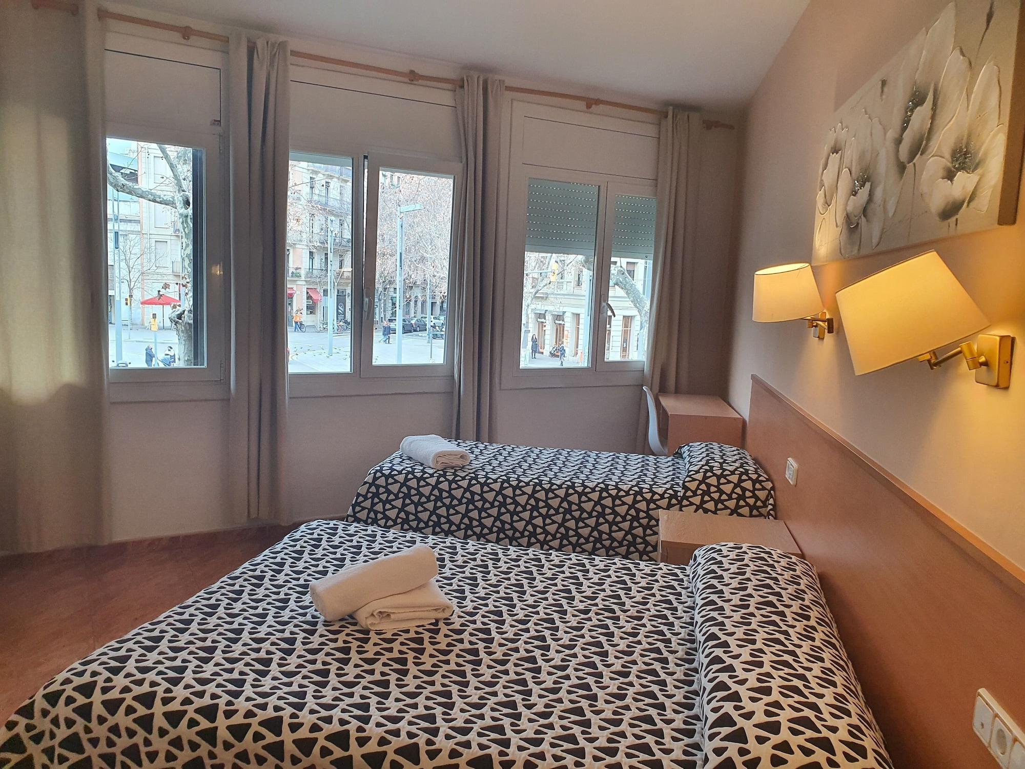 Hostal Rio De Castro Барселона Экстерьер фото
